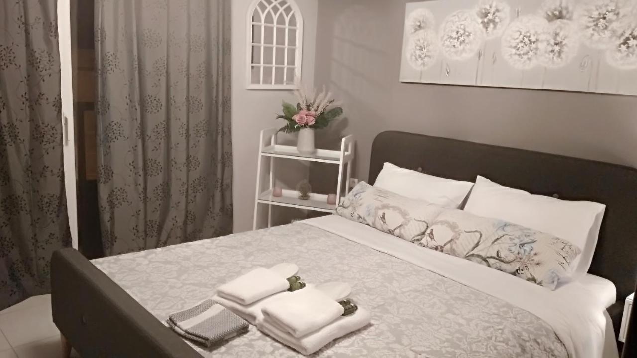 Iris Deluxe Suites 2 カヴァラ エクステリア 写真